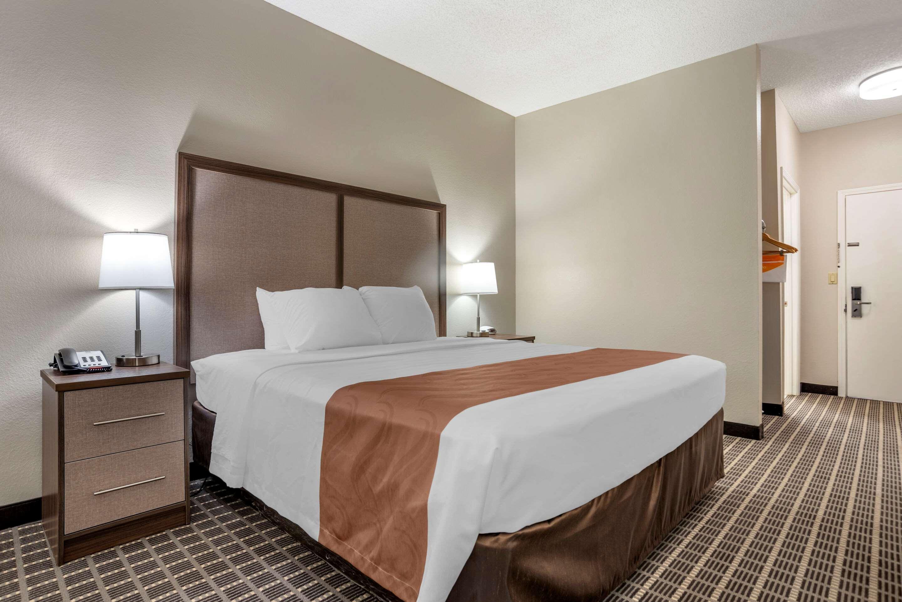 Quality Inn مولتري المظهر الخارجي الصورة