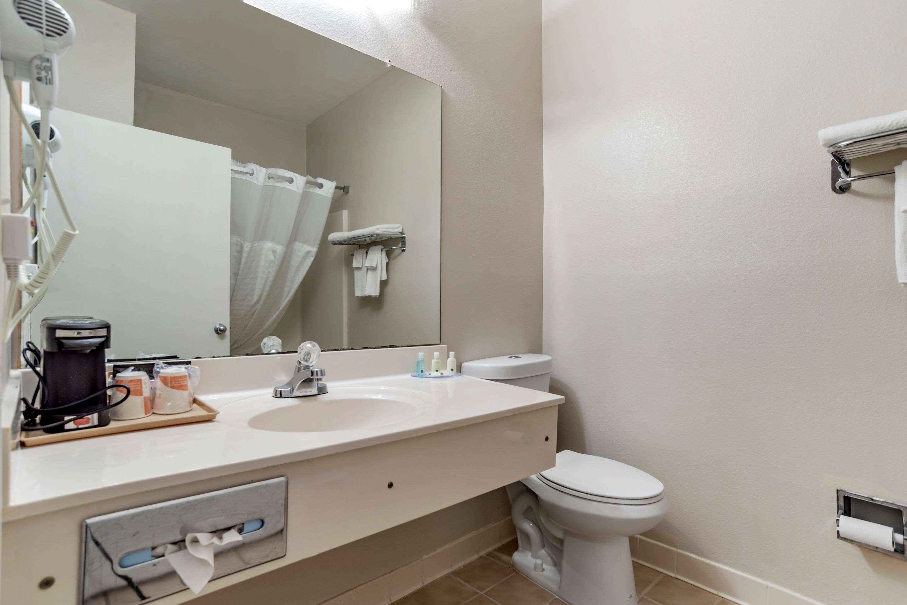 Quality Inn مولتري المظهر الخارجي الصورة