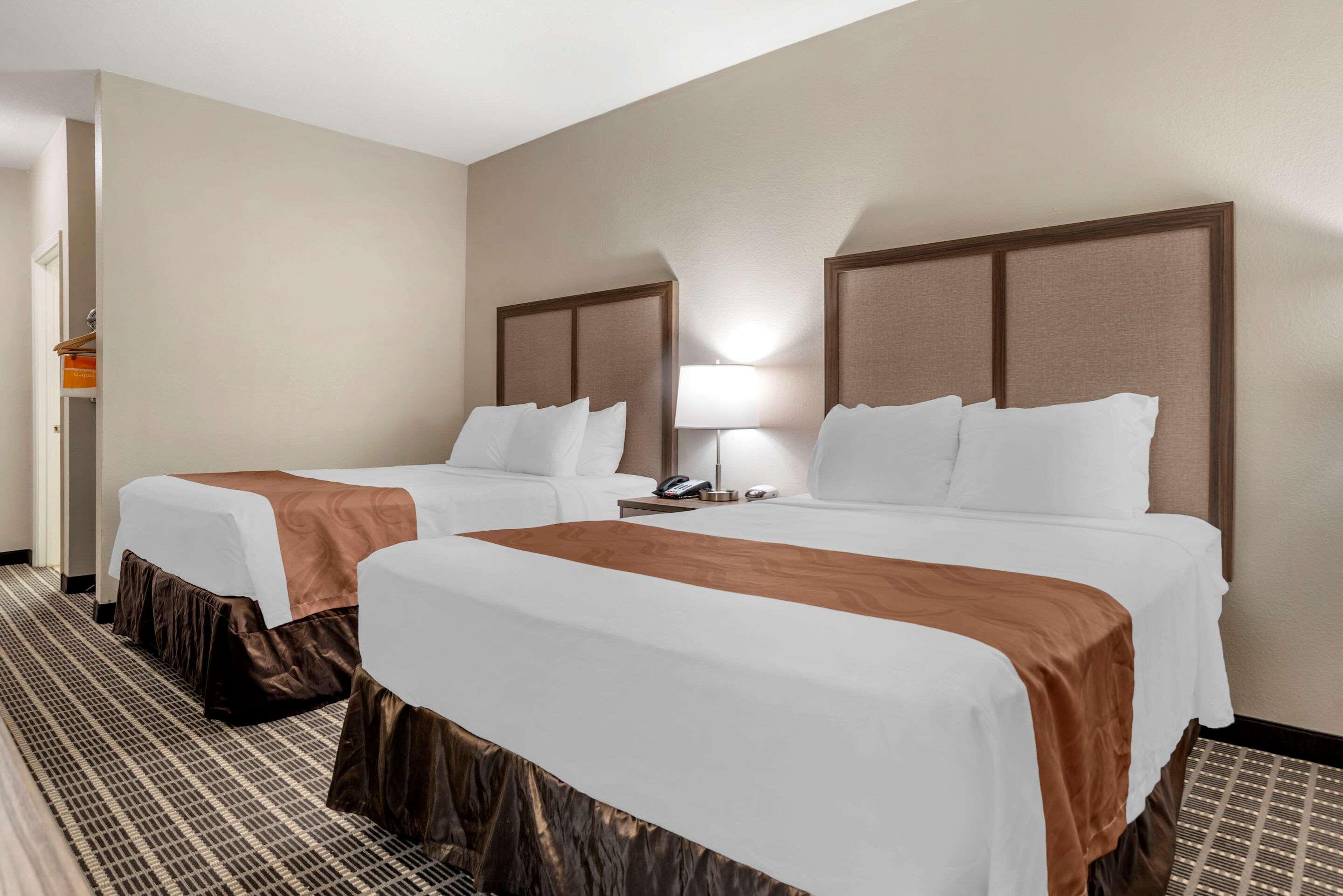 Quality Inn مولتري المظهر الخارجي الصورة