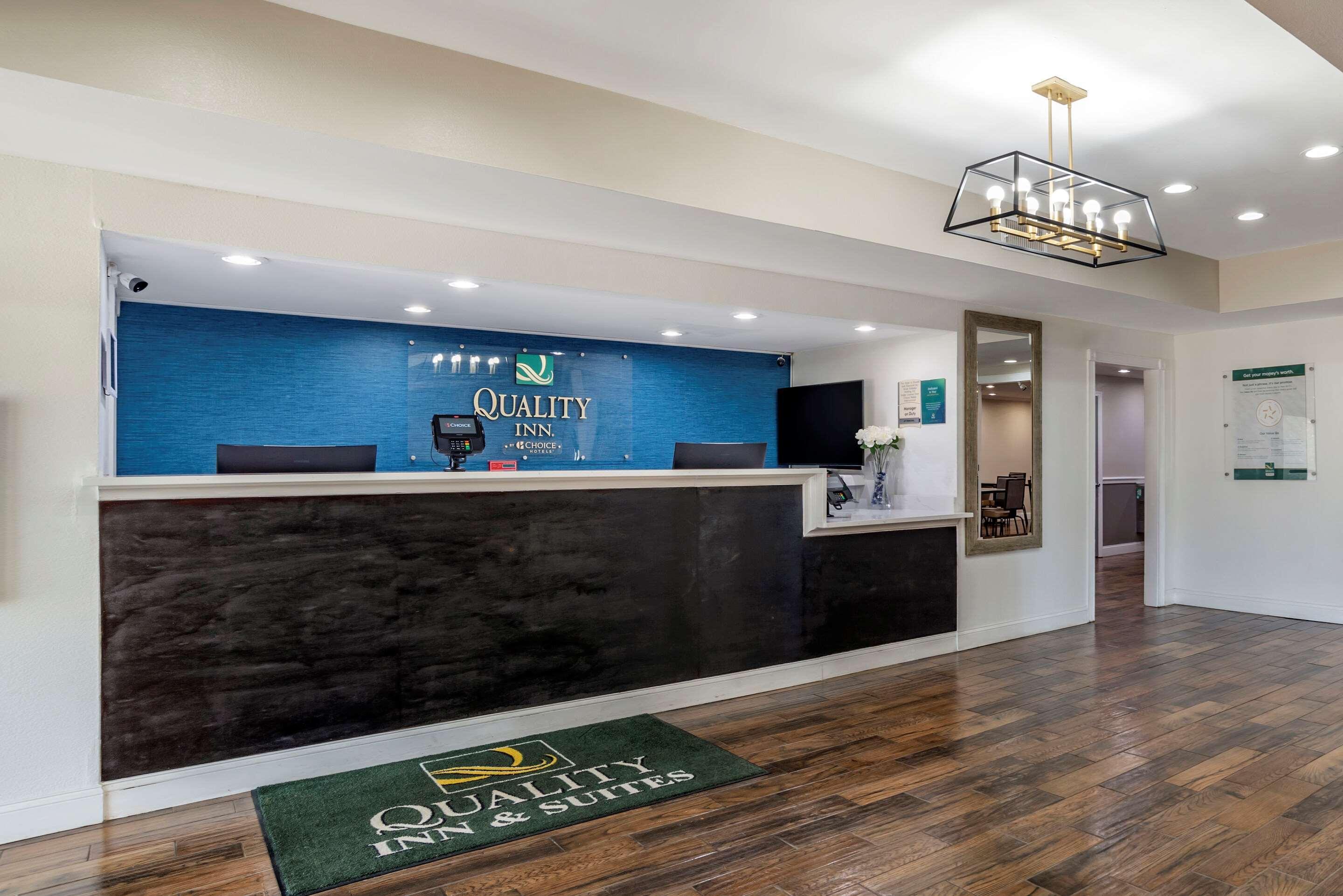 Quality Inn مولتري المظهر الخارجي الصورة
