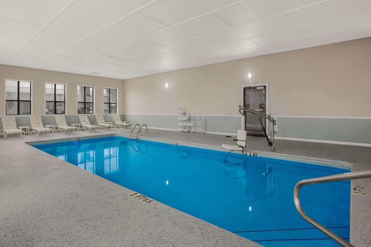 Quality Inn مولتري المظهر الخارجي الصورة