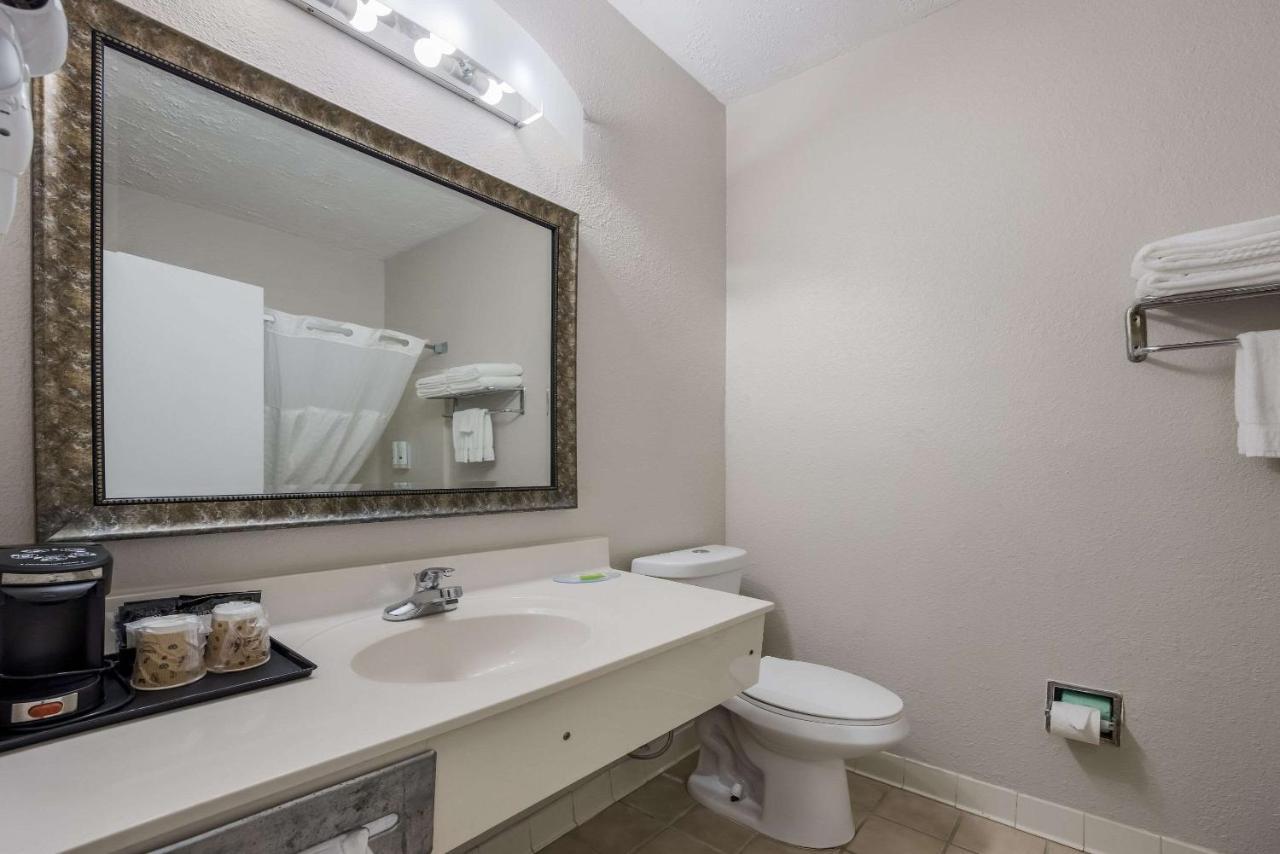 Quality Inn مولتري المظهر الخارجي الصورة